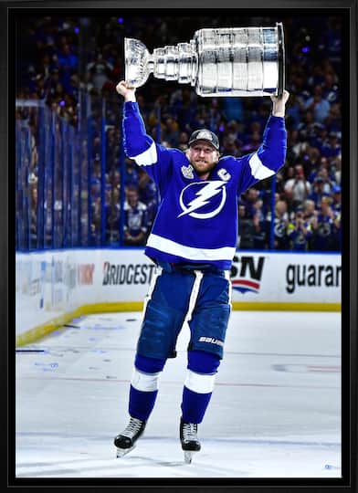 Steven Stamkos Tampa Bay Lightning Framed 20" x 29" Lifting 2021 Stanley Cup Canvas 22.5" x 31.5"